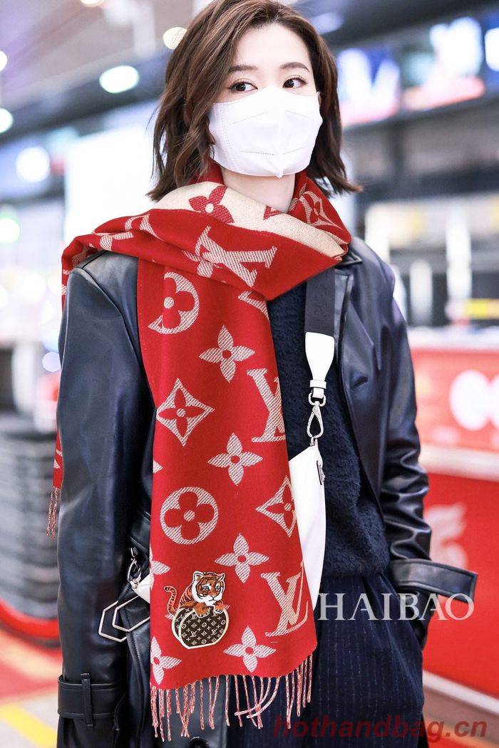 Louis Vuitton Scarf LV00141